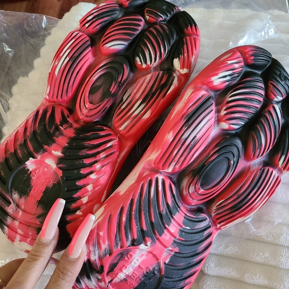 New Unisex Rubber Slides - Picture 3 of 3